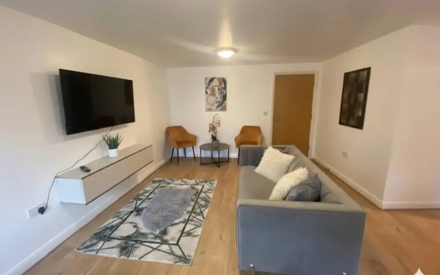 Stylish 2 - Bed Manning Gardens