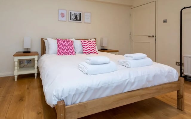 Modern and Bright 3 Bedroom House in Paddington