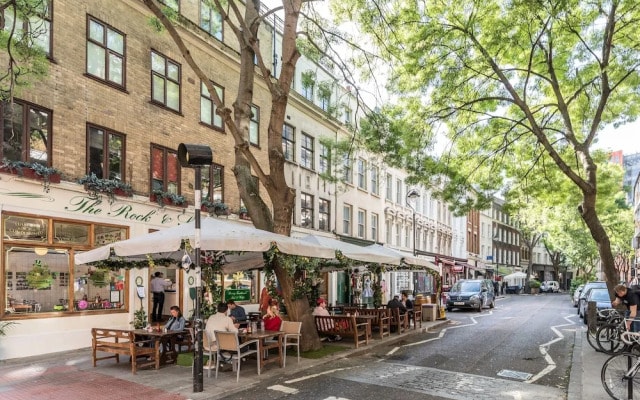 Covent Garden Apartments by Allo Maisons