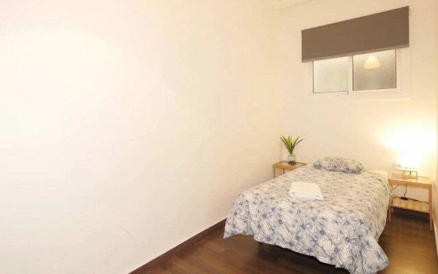 Born Rustic Style Apt - 4 Bedrooms