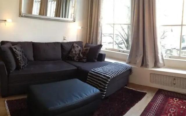 Pied a Terre Water
