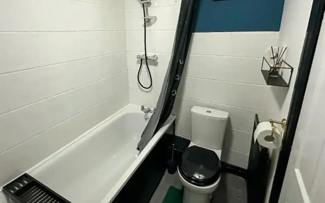 2-bed - Sleeps 4 - Pet Friendly & Free Parking
