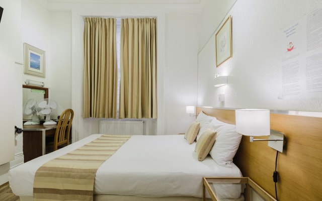 Falcon Hotel
