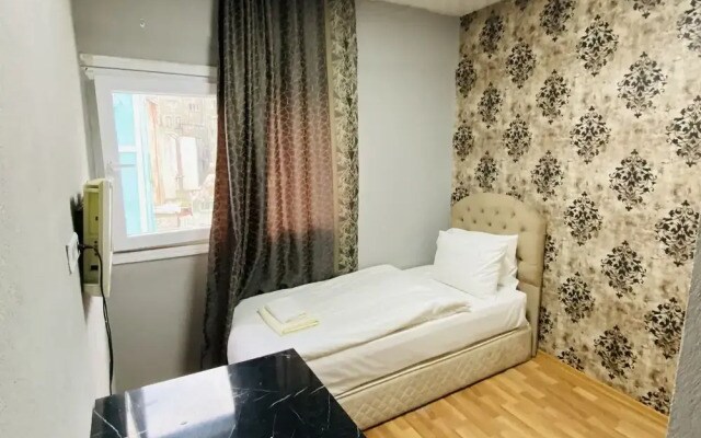Zeus Convenient Suit İstanbul