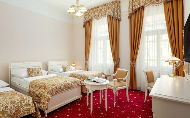 Alqush Downtown Hotel