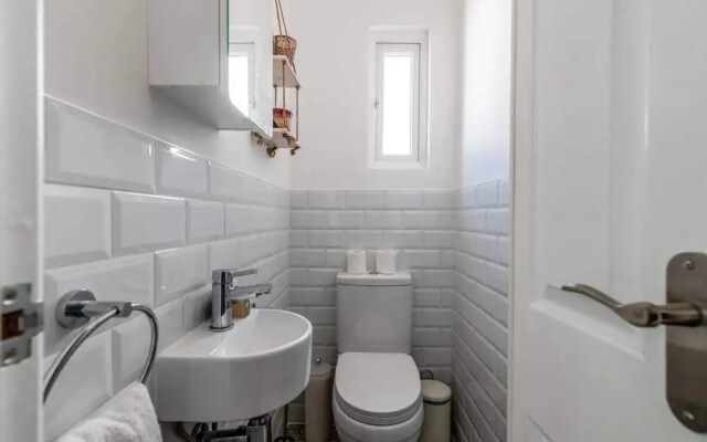 Chic and Cheerful Flat in Willesden Green