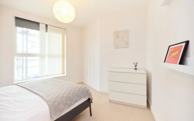 The Queensland Sanctuary - Trendy 2bdr Flat With Terrace