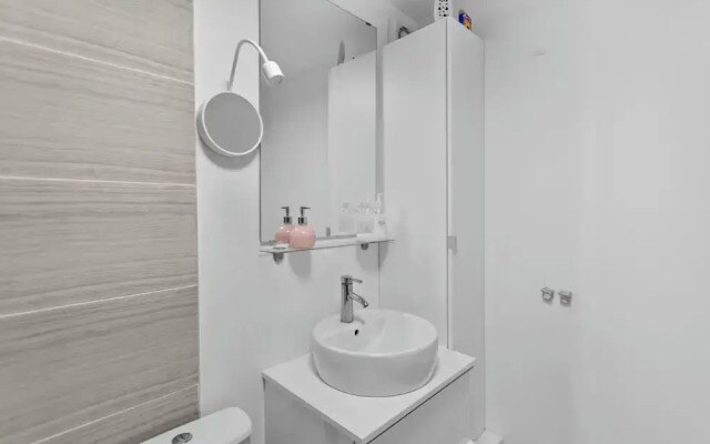 Cozy 2 Bed Apartment Close to Lcy & Excel