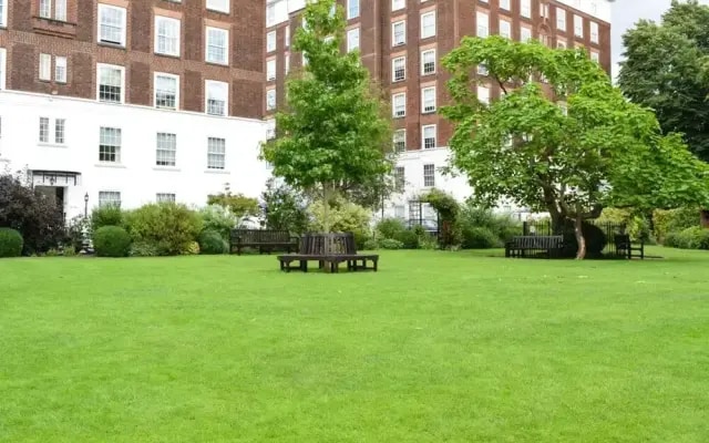 Spacious 4 Bedroom West London Flat