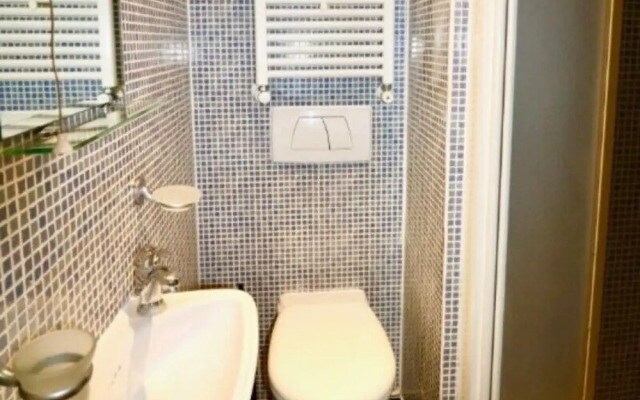HFS Studio Next To Hydepark L27