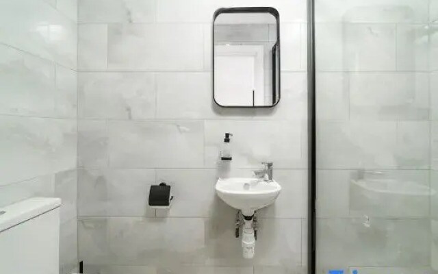 Stunning 2 Bed with ensuite near Elephant & Castle