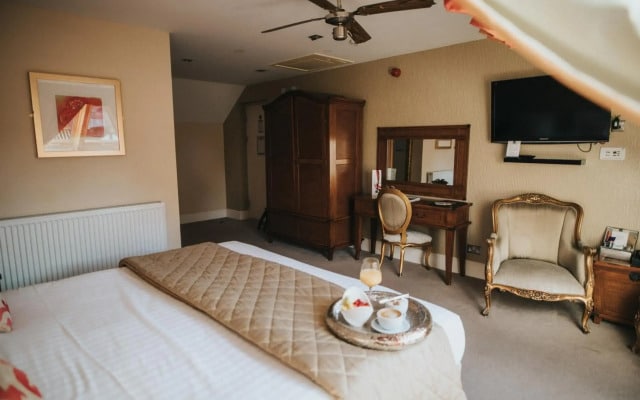 Hall Farm Hotel & Restaurant