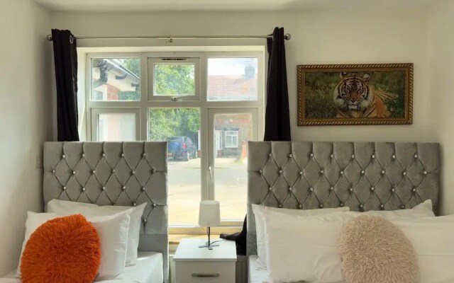 Heathrow Lodge B&B