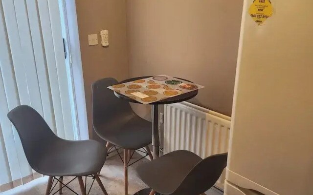 City Centre - 2 Bedrooms - Pet Friendly - Garden