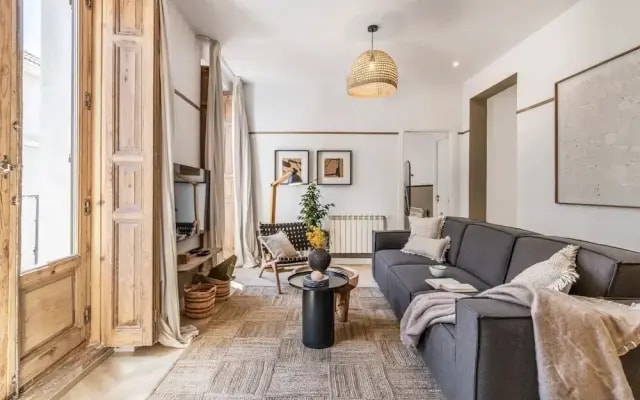 Eriste - 2 Bedrooms in Malasa a