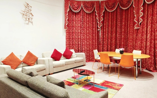 London City Premium Apartment with Parking