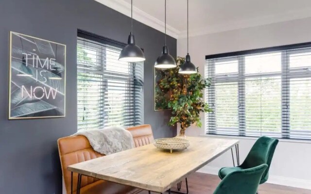 Time is Now! Beautiful Apartment in York