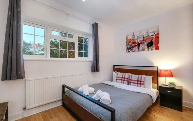 Modern 4 Bedroom Hse Garden in Feltham