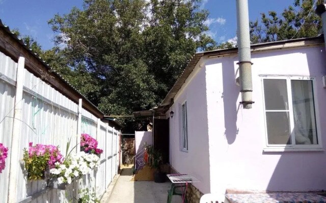 Guest House on Komsomolskaya 22