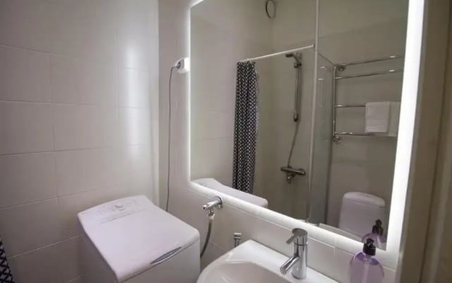 2ndhomes Comfy Apartment near the Sea