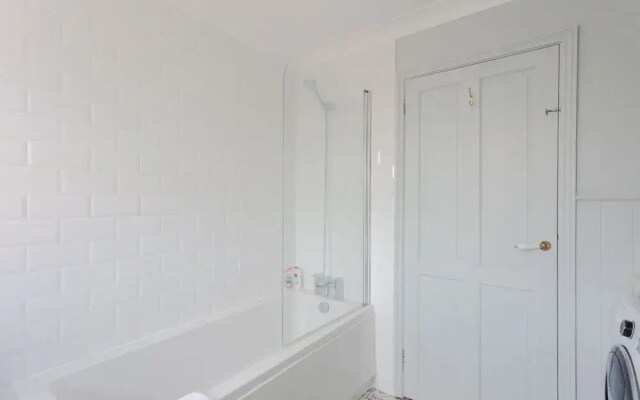Newly Refurbished 4 Bedroom House in East London