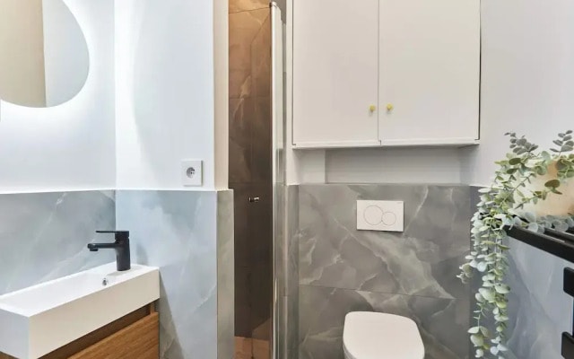 Charming AC Apartment - Buttes Chaumont Park