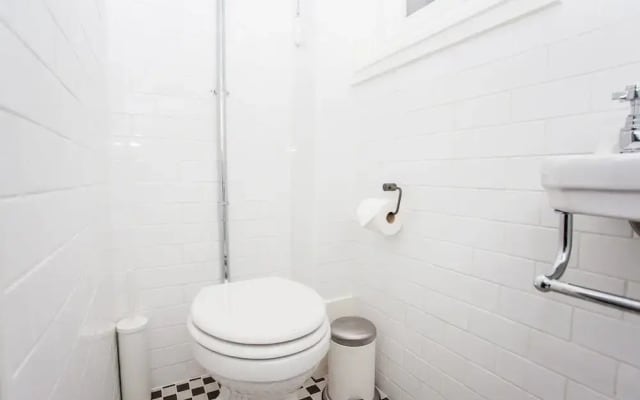 Luxurious 3 Bedroom Property With Roof Terrace