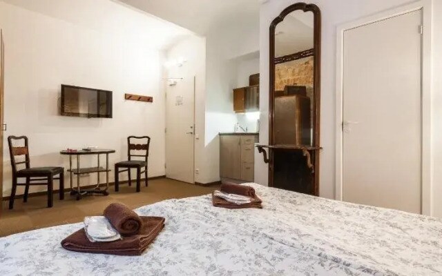 Janne Hotel