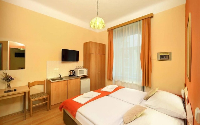 Hotel Golden City Garni