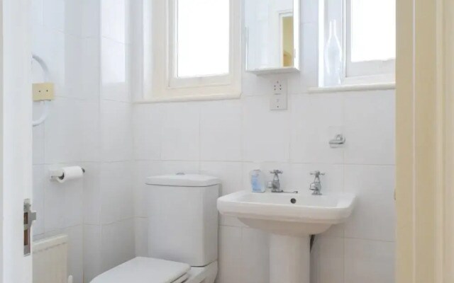 1 Bedroom Mansion Block Apartment in Westminster