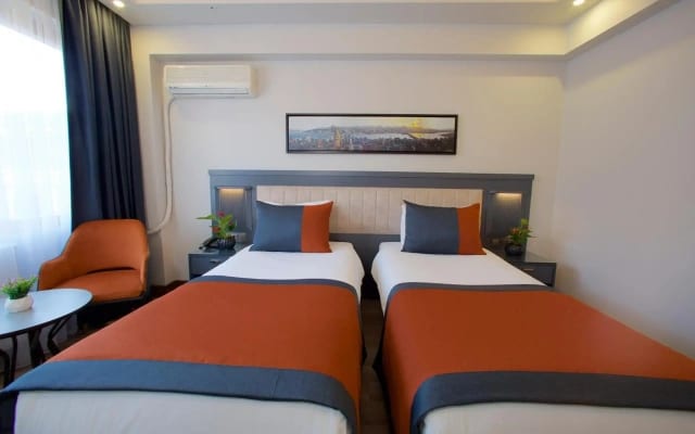Eyfel Hotel