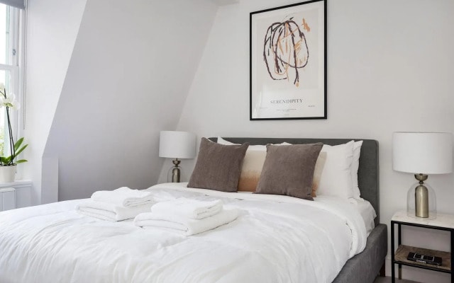 The Knightsbridge Suite Next to Sloane Square