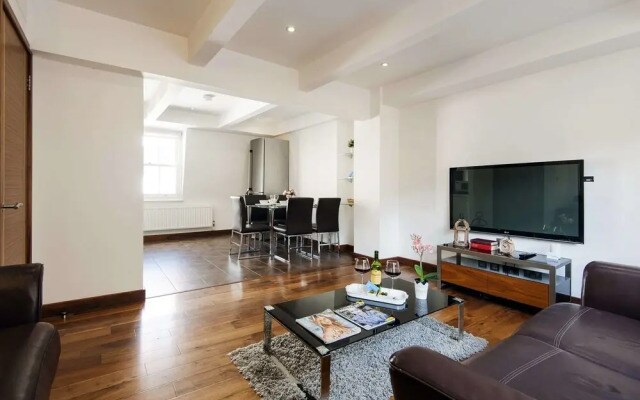 Bright Cleveland Street Apartment - SHS