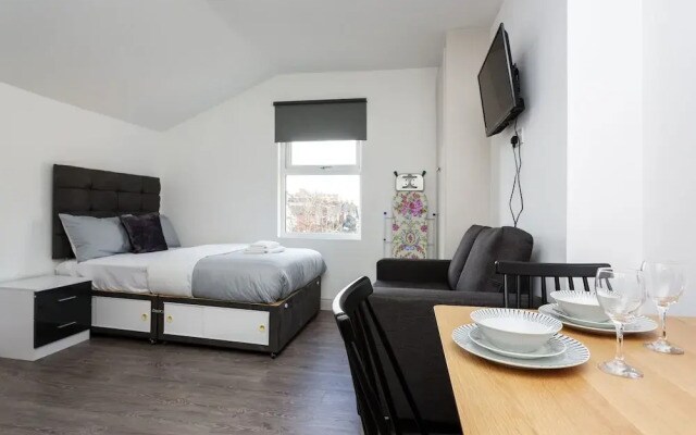 Stylish Studio in London near Wimbledon Park
