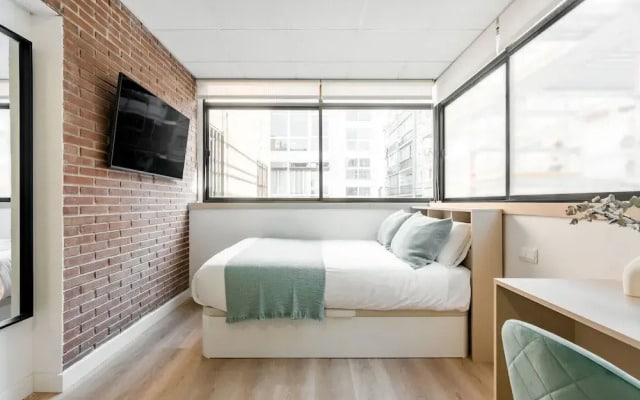 Square Rooms by Charming