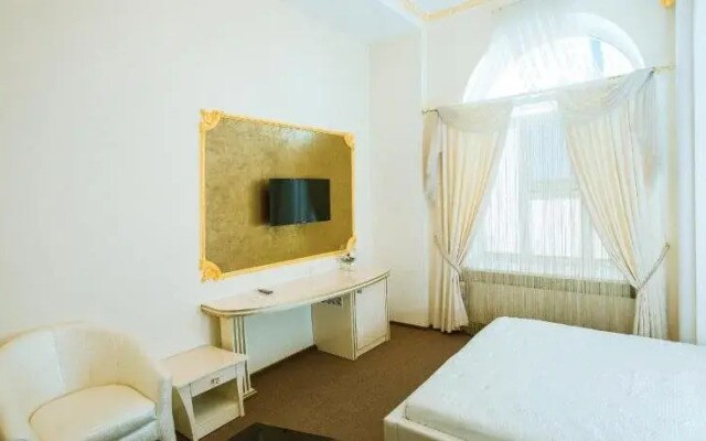 Lira Hotel