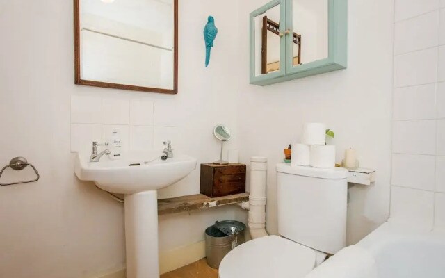 2 Bedroom Flat In Peckham