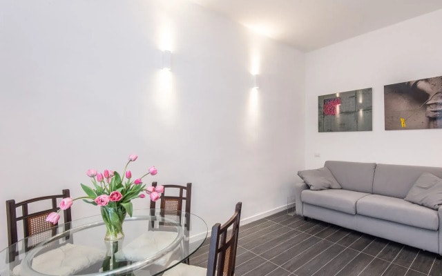 Residenza Ottaviano 105 by Hili
