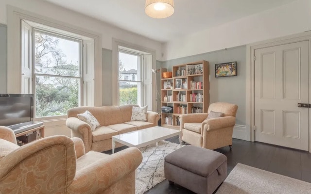 Cosy Brixton House With Great Transport Links