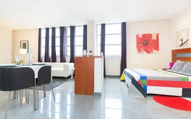 Universitat Suites