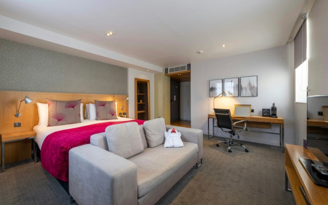 Apex Temple Court Hotel