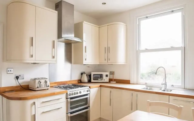 Cosy Two Storey 1 Bedroom Flat in Battersea