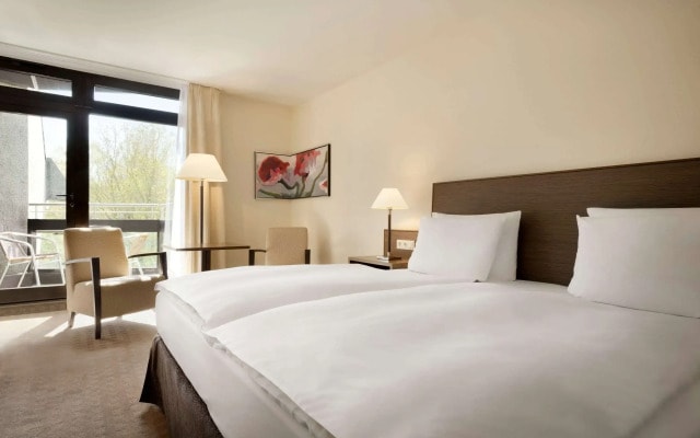 Отель Ramada by Wyndham Nuernberg Parkhotel