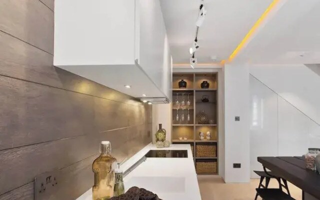 Knightsbridge & Chelsea Lux 2 bed Duplex