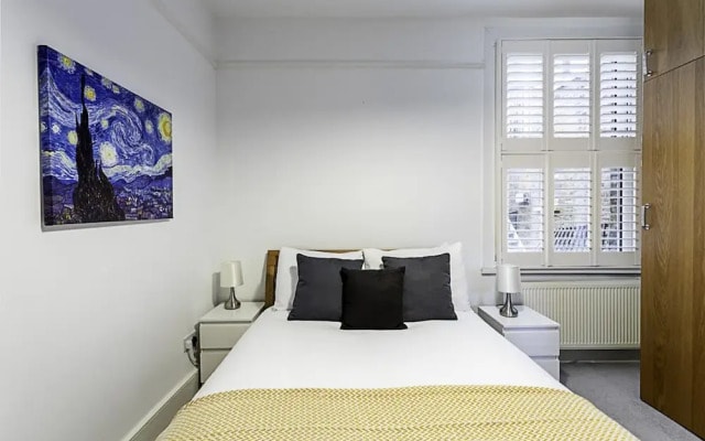 Cozy 2 Bed Apartment in Chiswick
