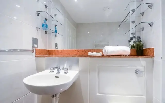 945 - Point west - Studio Apartment