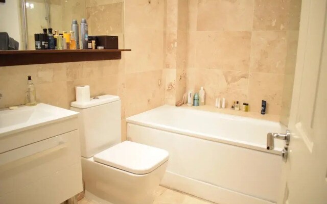 1 Bedroom Apartment With Patio in London