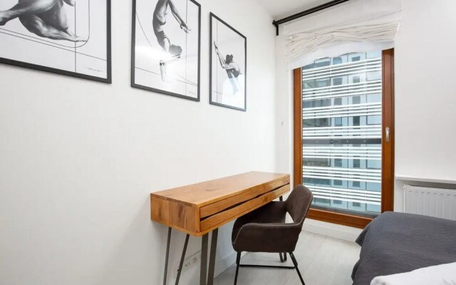 Apartment Grzybowska Warsaw by Renters