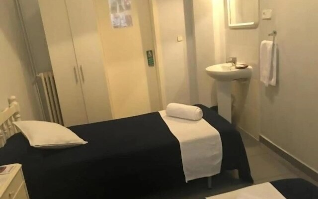 Hostal Parisien-NEW