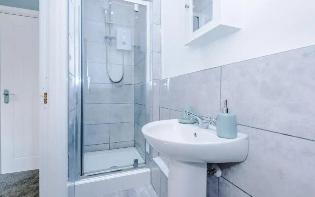 Studio Two, Clarendon Apartments